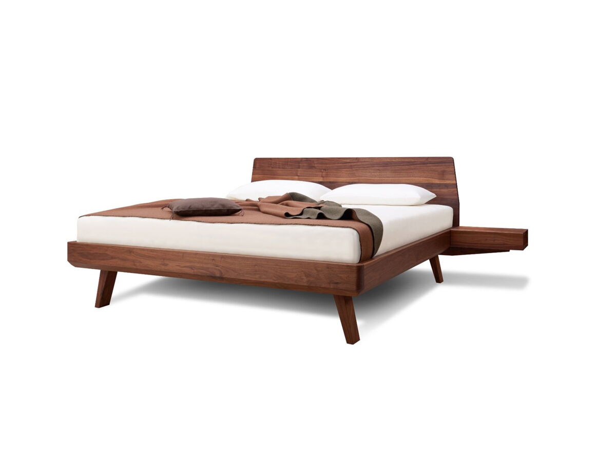 Elegantes Holzbett Elba in Nussbaum mit weißer Matratze